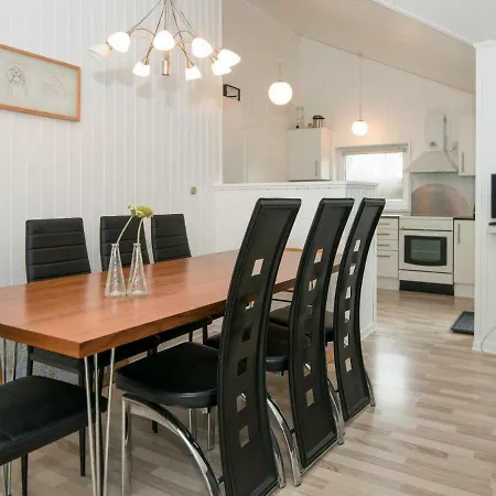 Three-bedroom Holiday In 25 * Ebeltoft