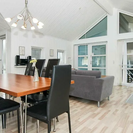 Σπίτι διακοπών Three-bedroom Holiday In 25 *